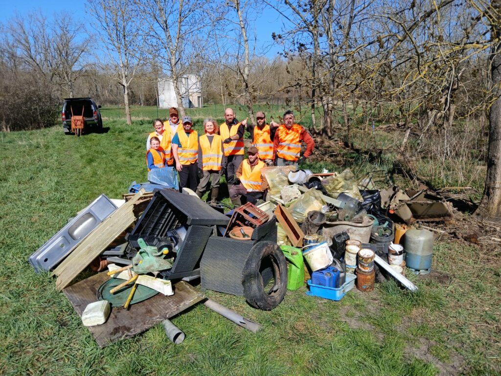 Amas de déchets collectés par les chasseurs 