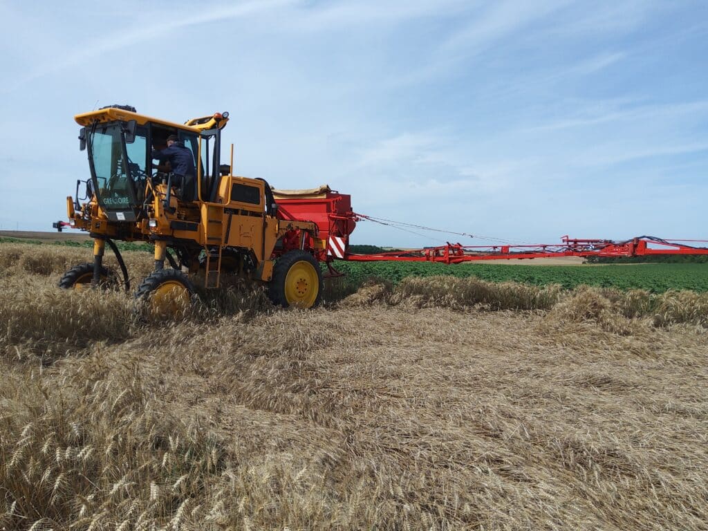 Machinisme permettant de semer les CIPAN avant moisson